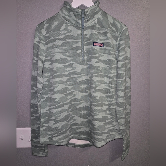 Vineyard Vines Dreamcloth Relaxed Shep Quarter Zip Shirt In Camo Dune Green - Picture 2 of 15